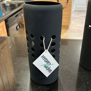 Hydro Skin 40 oz silicone Bottle cover